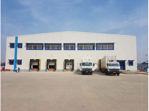 Dock Shelter & Dock Leveler